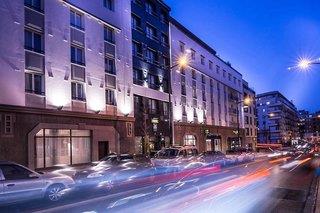 Best Western Plus Suitcase Paris La Defense